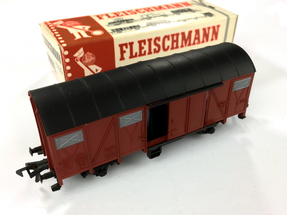 Bild 1 von H0 DC FLEISCHMANN 5330 - Gedeckter Güterwagen der DB Gmhs