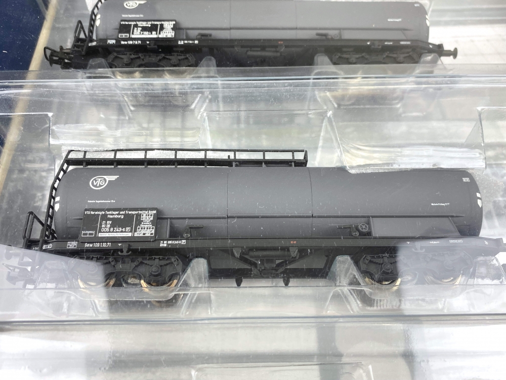 Bild 1 von H0 DC LILIPUT L240021 - 4-tlg. Kesselwagen Tankwagen-Set - DB - Ep. IV - VTG