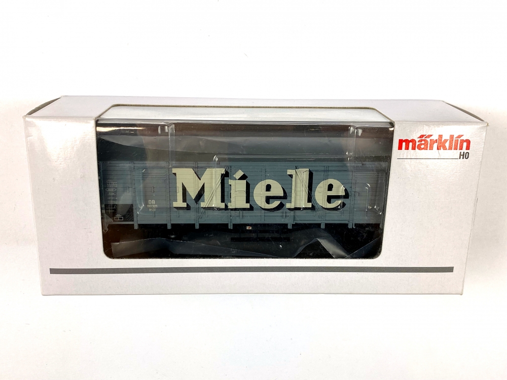 Bild 1 von H0 AC MÄRKLIN 46380 - gedeckter Güterwagen 