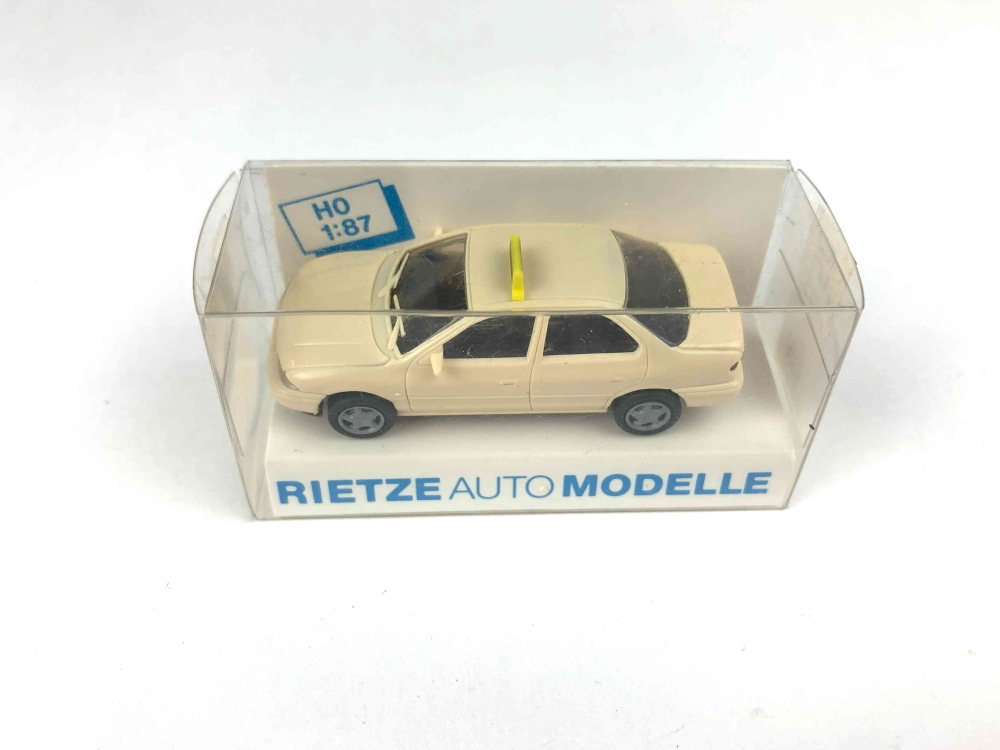 Bild 1 von H0 RIETZE 30570 - Fahrzeug - Ford Mondeo - TAXI