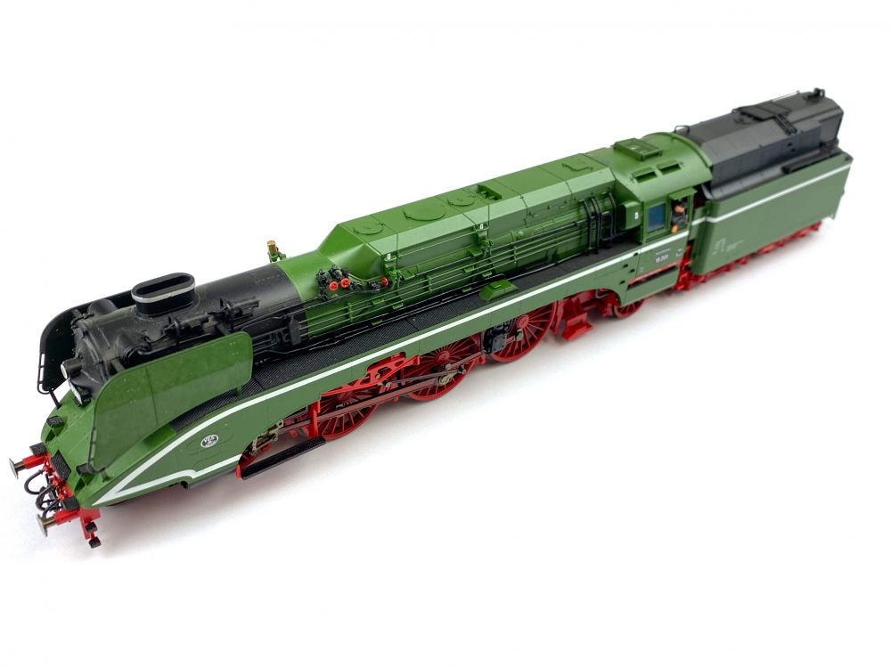 Bild 1 von H0 DC ROCO 63201 - Dampflokomotive mit Schlepptender der BR 18 - DR - DSS