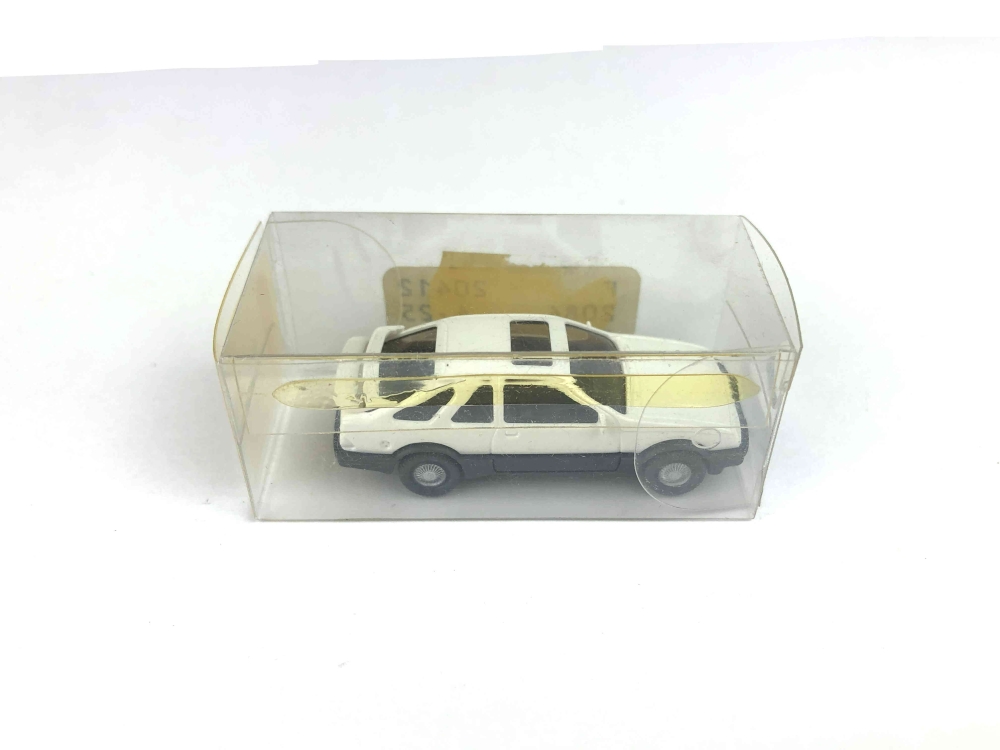 Bild 1 von H0 WIKING 12 204 - Fahrzeug - Ford Sierra - weiß