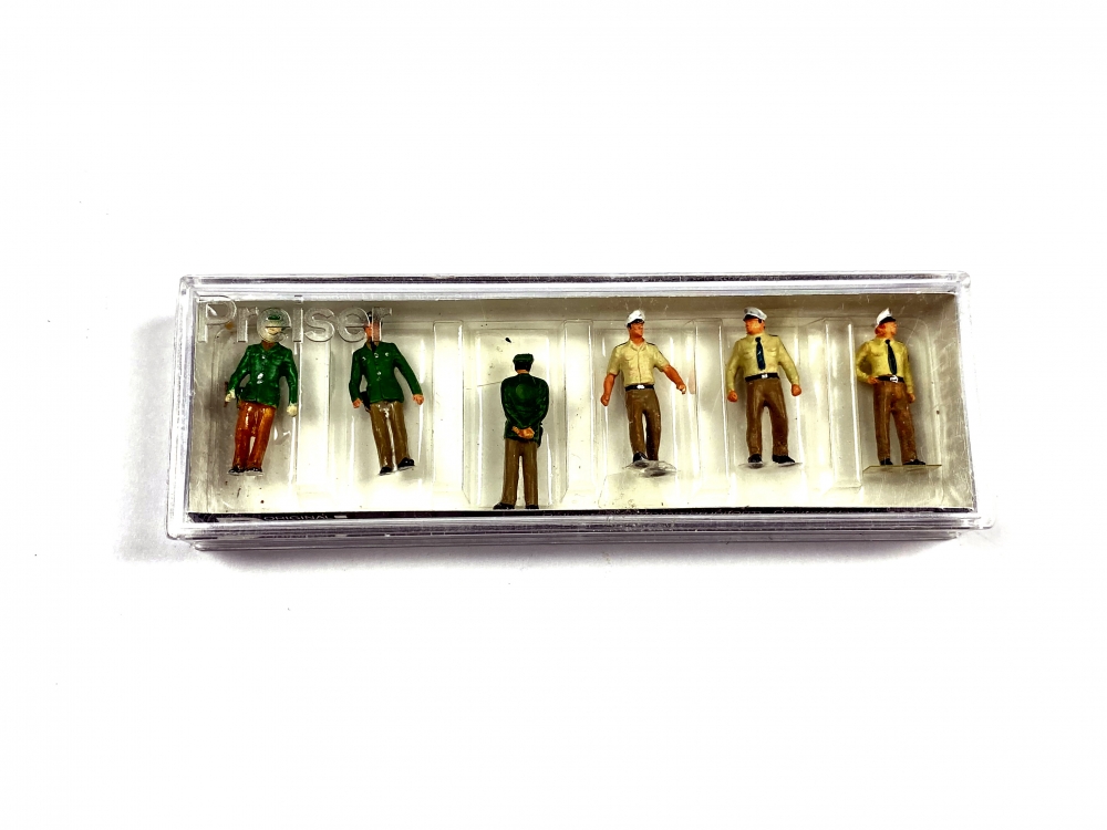 Bild 1 von H0 PREISER 10340 - Figuren - Polizisten in Sommeruniform, Deutschland