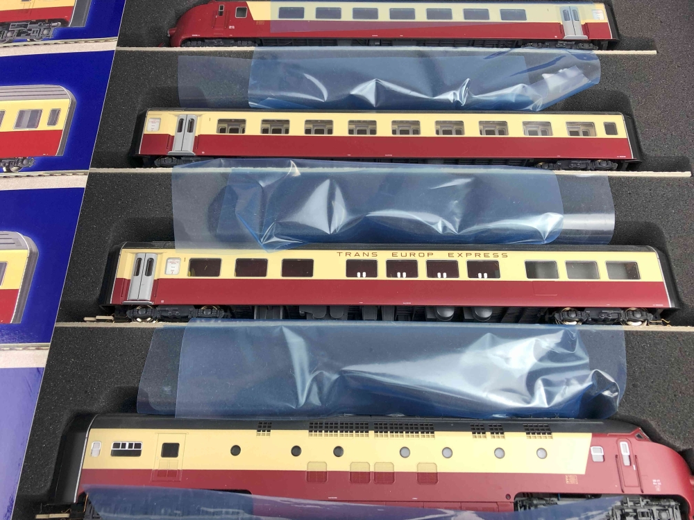 Bild 1 von H0 DC ROCO 63126 - 4-tlg. Dieseltriebzug RAm - SBB - Ep. III - DSS - TEE Arbalète