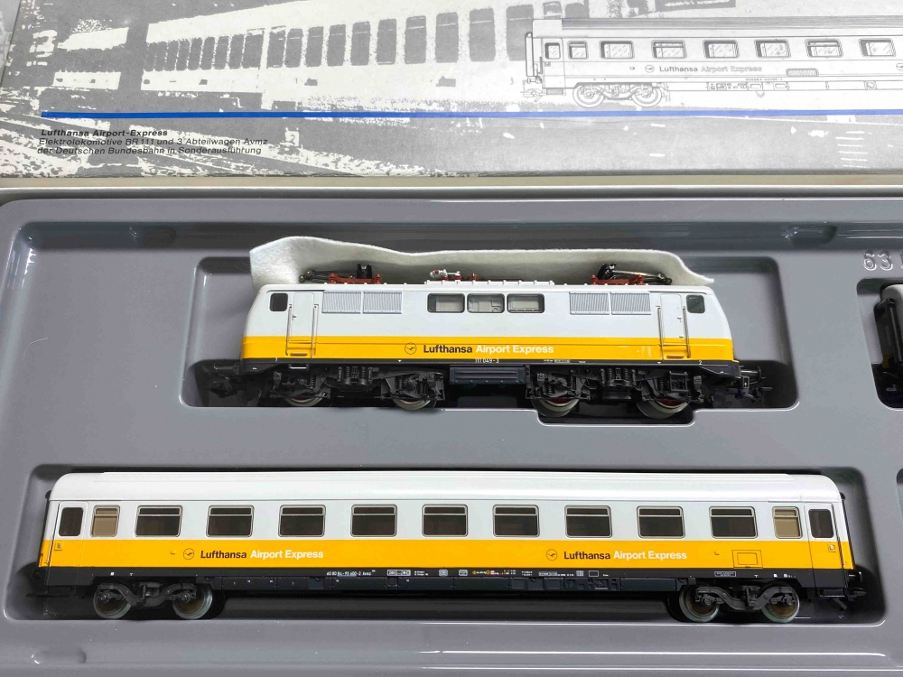 H0 AC MÄRKLIN 2867 - Lufthansa Airport-Express - BR 111 - MHI