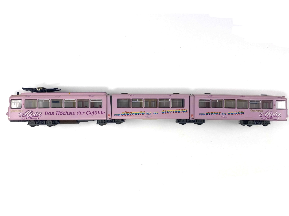 Bild 1 von H0 DC ROCO 43189 - Straßenbahn Köln Gelenktriebwagen - KVB - Alpia