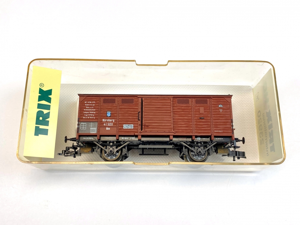 Bild 1 von H0 DC TRIX International 23920 - gedeckter Güterwagen - Ep. II - DRG