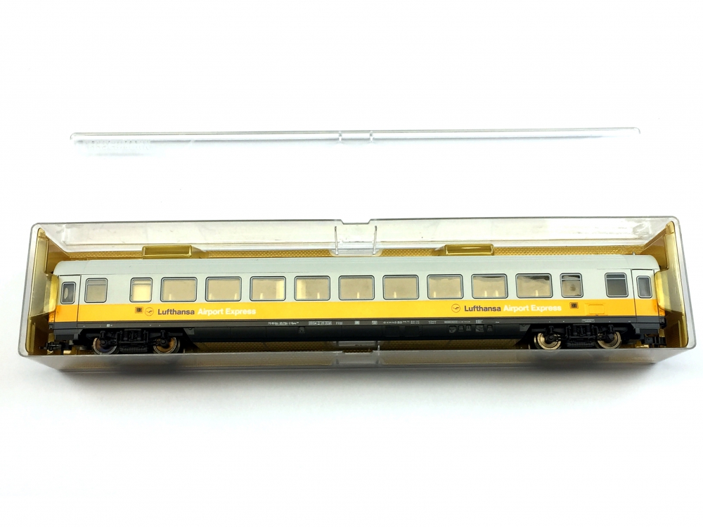 Bild 1 von H0 DC FLEISCHMANN 5678 K - Fernreise-Großraumwagen - 2. Kl. - Ep. V - Lufthansa Airport Express